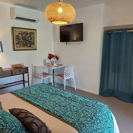 Les Jardins D'Eleusis Bed & Breakfast Murs  Екстериор снимка