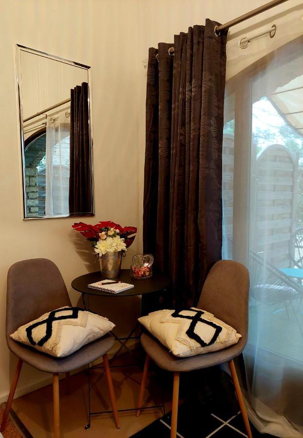 Les Jardins D'Eleusis Bed & Breakfast Murs  Екстериор снимка