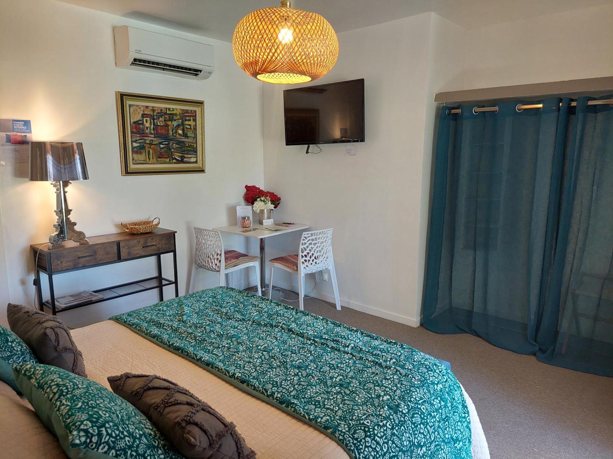 Les Jardins D'Eleusis Bed & Breakfast Murs  Екстериор снимка